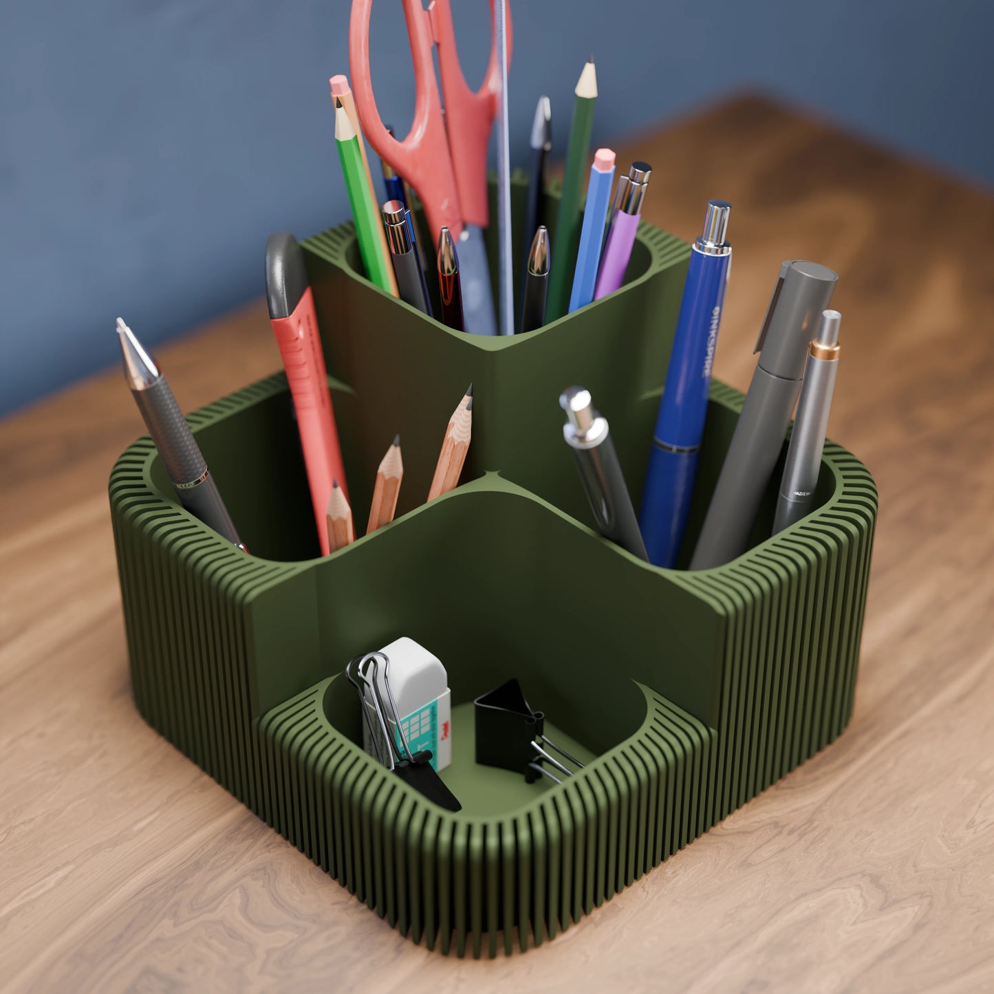 Eleganter Schreibtisch Organizer Clover mit vielen Stiften in der Farbe Army Dunkelgrün