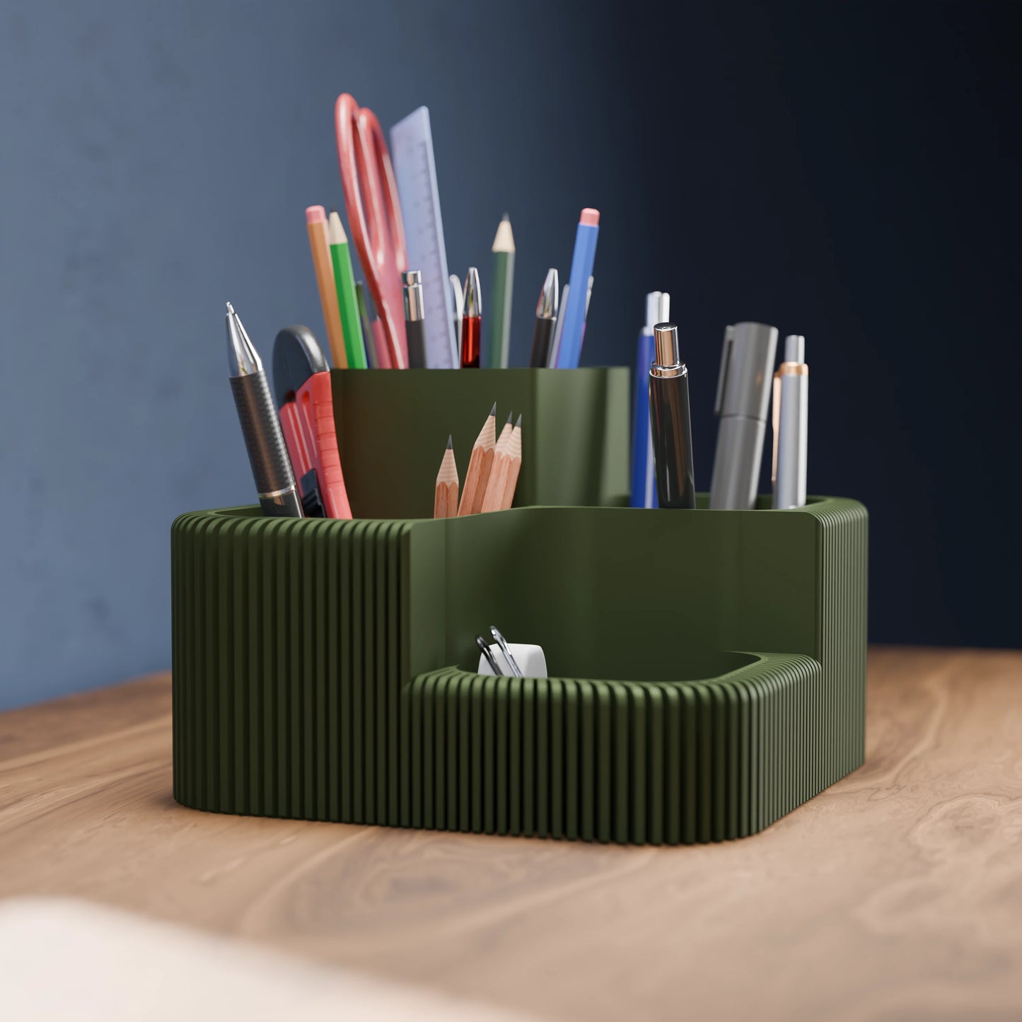 Eleganter Schreibtisch Organizer Clover von der Seite in der Farbe Army Dunkelgrün