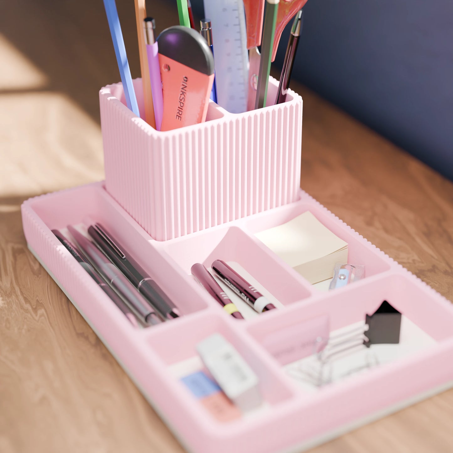 Praktischer Schreibtisch Organizer Doric mit vielen Stiften in der Farbe Candy