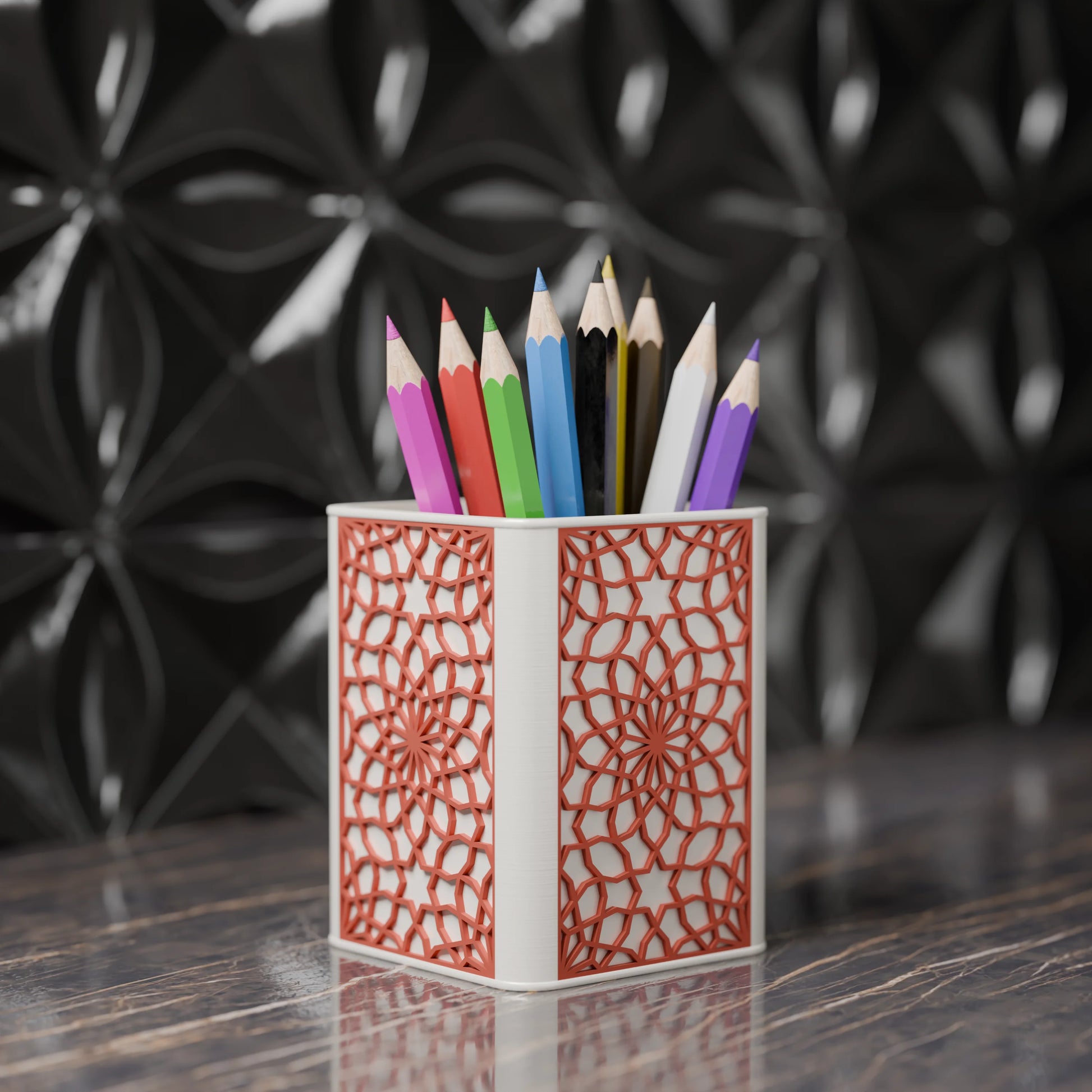 Stifthalter Arabe mit arabischem Design und Stiften von der Seite- Mattes Rot